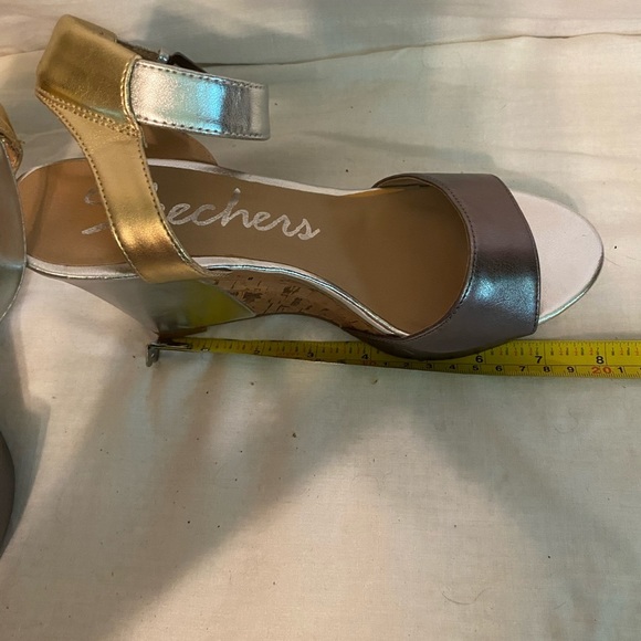 Sketchers tri- metallic high wedge heel size 7 - Picture 11 of 16